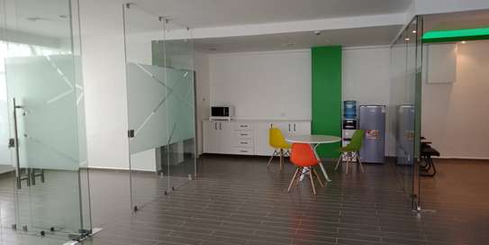 Office partitioning and furnishing image 10