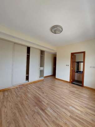 Serviced 4 Bed Apartment with En Suite in Kileleshwa image 7