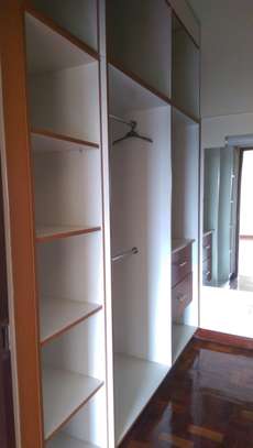 4 Bed Apartment with En Suite in Brookside image 33