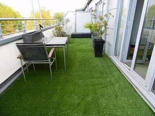 GOrgeous grass carpet image 1
