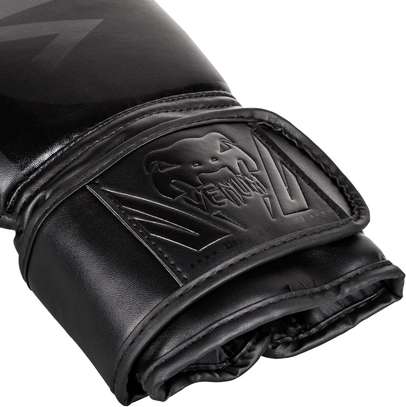 High quality New venum Boxing Gloves image 1