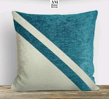 COLORFUL THROW PILLOWS image 10