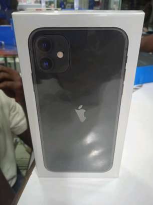 Iphone 11 new 128GB sealed in shop(free 3d glass protector) image 1
