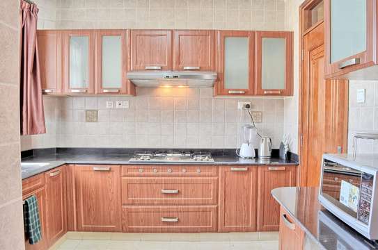 Furnished 2 Bed Apartment with En Suite in Upper Hill image 7