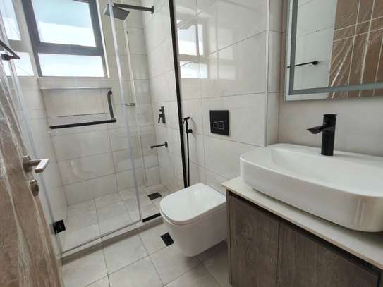 3 Bed Apartment with En Suite at Brookside Drive image 24