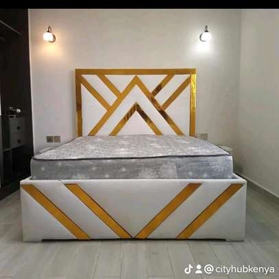 Modern bed 5by6 image 3