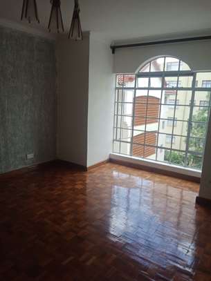 3 Bed Apartment with En Suite in Kilimani image 15