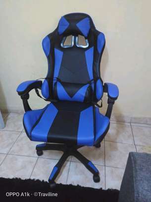 Gaming chair image 1