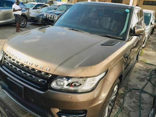 Land rover Range rover Sport HSE  2016 Gold image 9