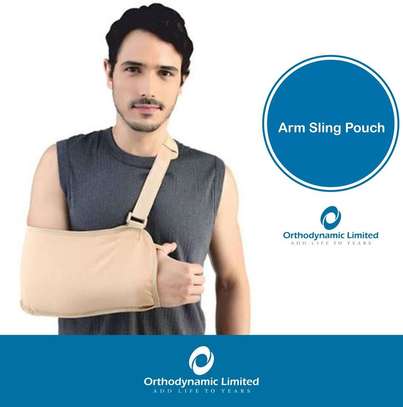 Adult pouch Arm sling (All sizes) image 1