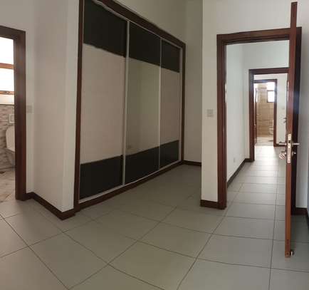 2 Bed Apartment with En Suite in Nyali Area image 13