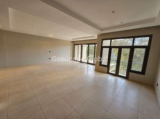 3 Bed Apartment with En Suite in Riverside image 13