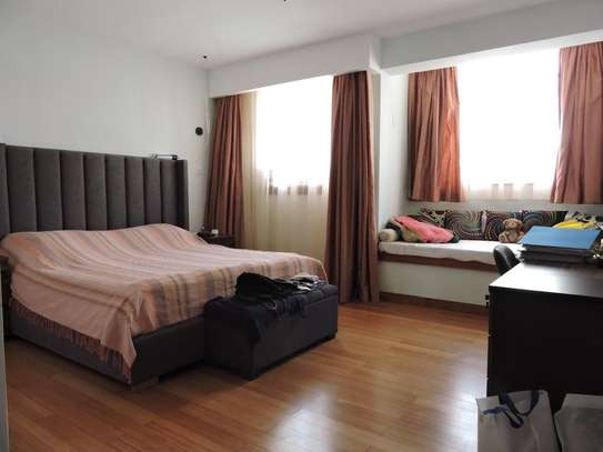 5 Bed Villa with En Suite in Runda image 11