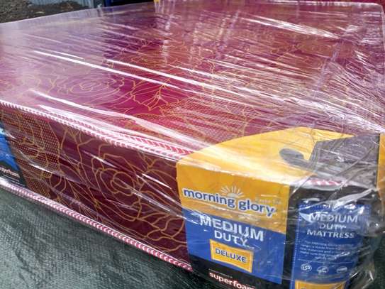 Delivery ni sare!4*6*6 medium density mattress free delivery image 2