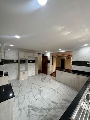 5 Bed Townhouse with En Suite in Lavington image 3