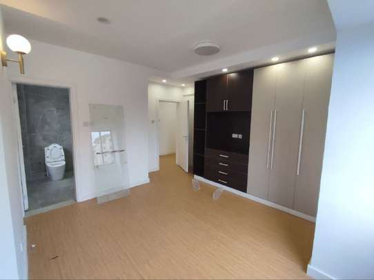 3 Bed Apartment with En Suite in Kilimani image 34