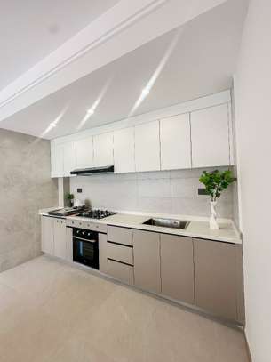 2 Bed Apartment with En Suite in Westlands Area image 5