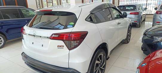 Honda Vezel Hybrid white RS 2018 image 4