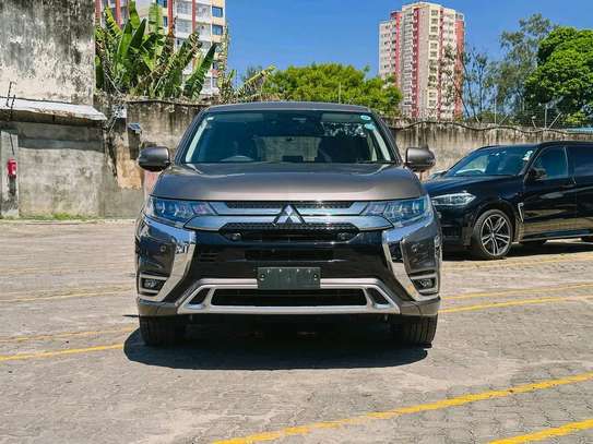Mitsubishi outlander PHEV Gold 2018 image 1