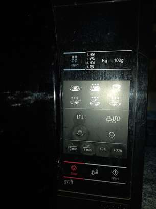 Samsung 20L Microwave with Grill image 3