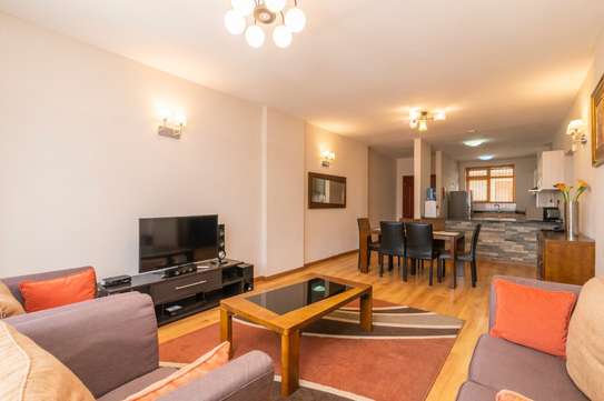 Serviced 1 Bed Apartment with En Suite at School Lane image 6