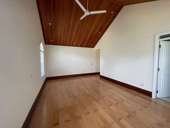 4 Bed Townhouse with Garage in Kitisuru image 16
