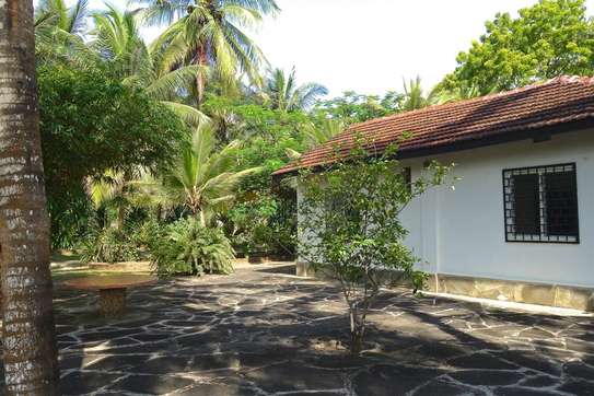 3 Bed House with En Suite at Kanamai image 29