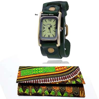 Womens Green Leather watch with clutch image 3