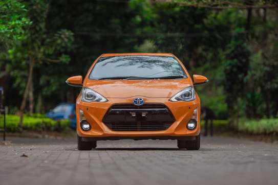 Toyota Aqua Orange 2015 image 1