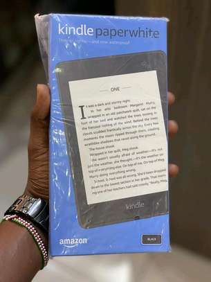 Amazon Kindle Paperwhite image 1
