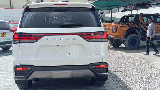 Lexus LX600 VVIP Class 2023 image 14