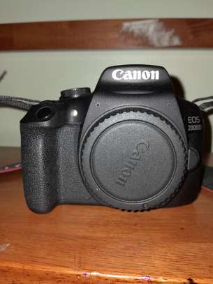 Cannon EOS 2000D camera image 4