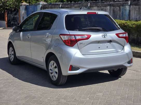 Toyota vitz 2018 image 5
