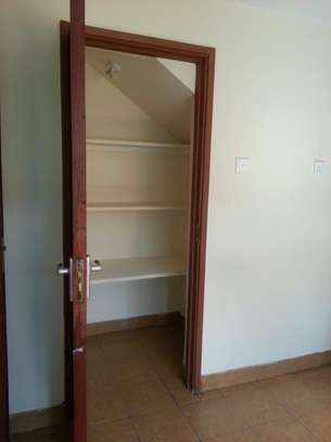 3 Bed Townhouse with En Suite at Mombasa Road image 9