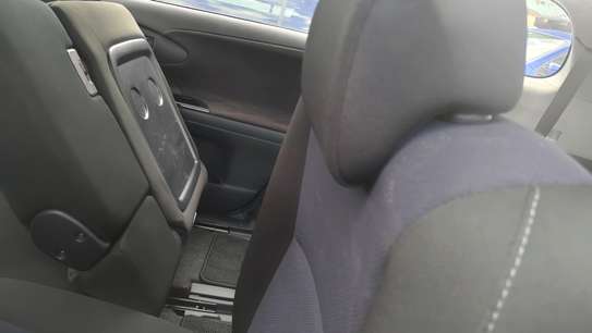 Toyota wish 2017 Sport 2wd image 4
