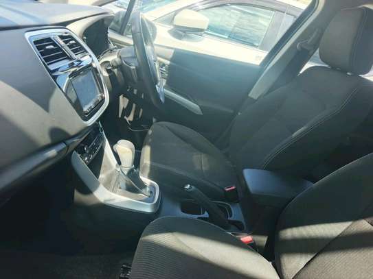 Suzuki Sx4 cross image 1