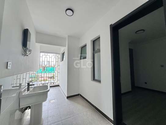 3 Bed Apartment with En Suite in Kileleshwa image 12