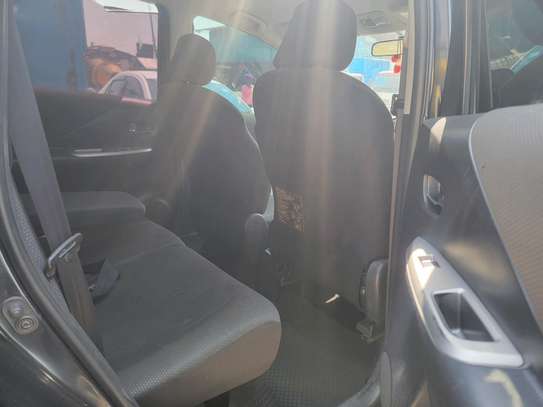 Toyota Ractis 1500cc image 6