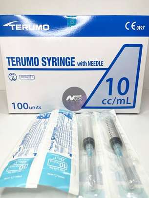 Disposable Syringes with and without needles. image 3