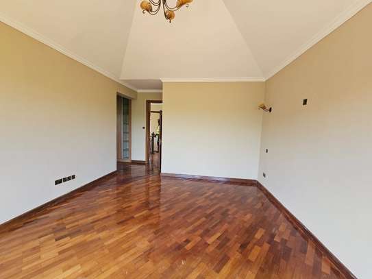 4 Bed Townhouse with En Suite in Garden Estate image 4
