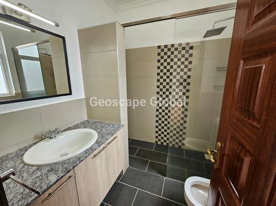 3 Bed Apartment with En Suite in Riverside image 8