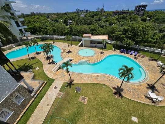 3 Bed Apartment with En Suite at Green Wood Drive image 19