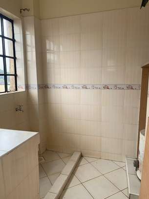 3 bedroom apartment master Ensuite available image 13