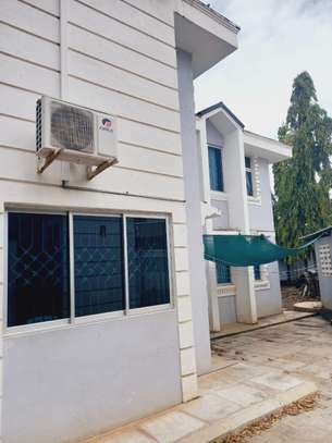 4 Bed Townhouse with En Suite in Nyali Area image 1