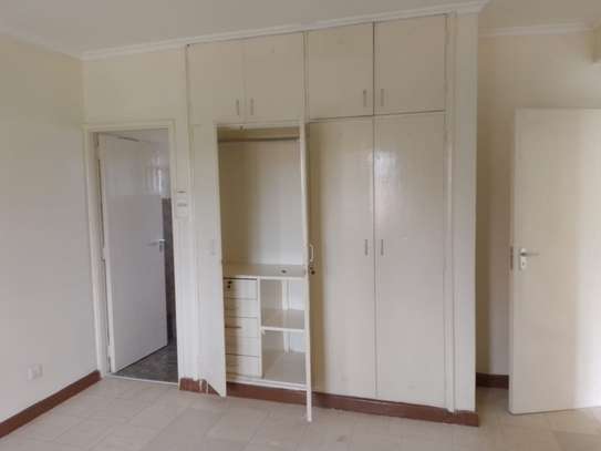 4 Bed Townhouse with En Suite in Madaraka image 4