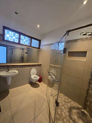 3 Bed Apartment with En Suite in Nyali Area image 7