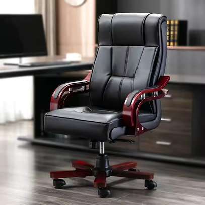 Stylish Bliss executive leather office chair image 8