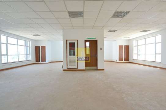 5000 ft² office for rent in Westlands Area image 4