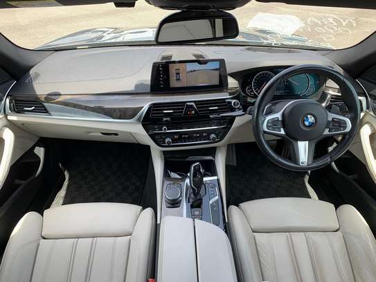 BMW 530I M SPORT GREY 2018 53,000 KMS image 4