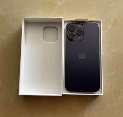 Apple iphone 14 pro deep purple image 2